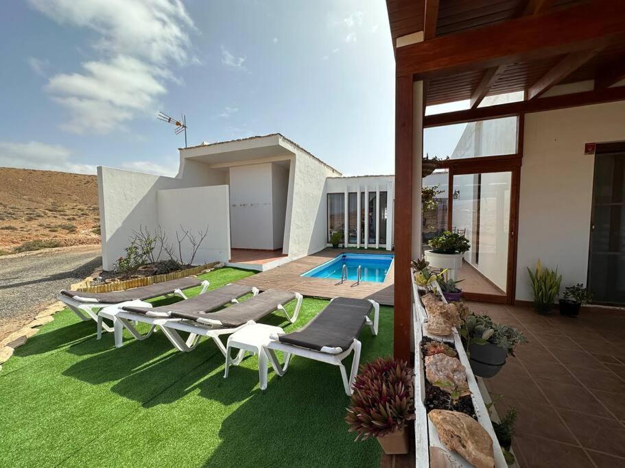 Private Villa With Pool In The Mountains Pajara  ภายนอก รูปภาพ