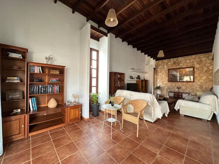 Private Villa With Pool In The Mountains Pajara  ภายนอก รูปภาพ