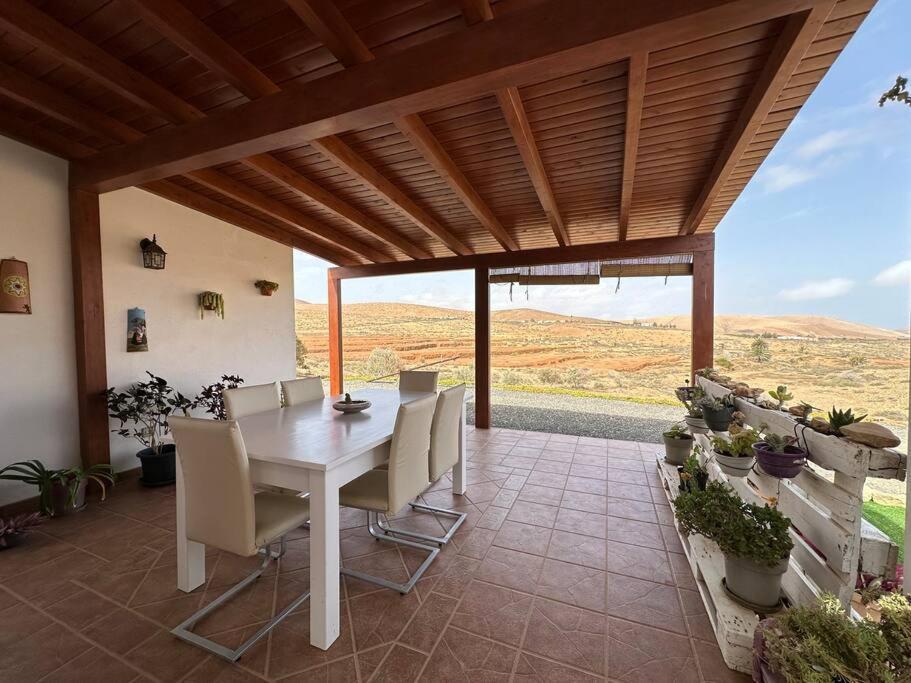 Private Villa With Pool In The Mountains Pajara  ภายนอก รูปภาพ
